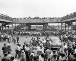 1949 Rouge Plant - gate 4 striking workers